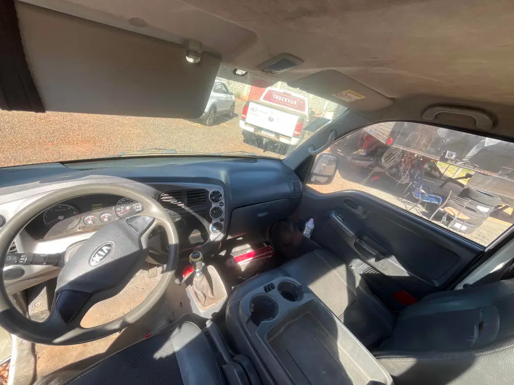 Kia Bongo K-2500 STD 4x2 RS (cab. simples)