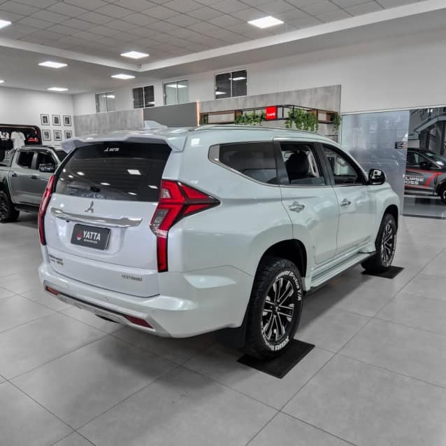 Mitsubishi PAJERO SPORT 2.4 16V MIVEC TURBO DIESEL HPE AWD AUTOMÁTICO 2022/2023