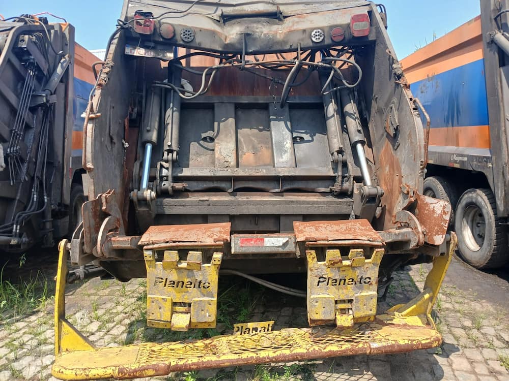 Volkswagen 24-260 E Constel. 6x2 2p (diesel)(E5)