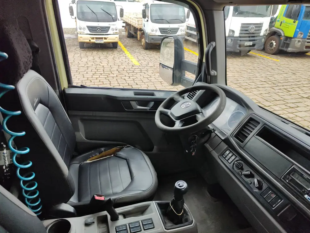 Volkswagen 11-180 Delivery 2p (diesel)(E5)