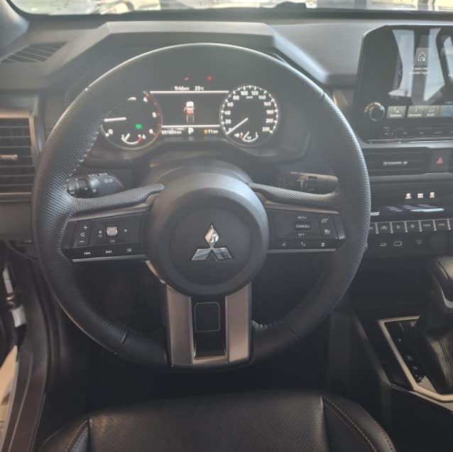Mitsubishi TRITON 2.4 BITURBO DIESEL CD KATANA 4X4 AUTOMÁTICO 2025/2026