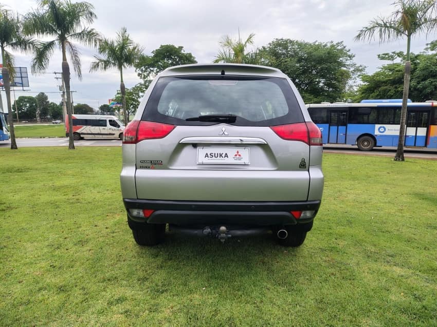 Mitsubishi PAJERO 3.2 HPE 4X4 7 LUGARES 16V TURBO INTERCOOLER DIESEL 4P AUTOMÁTICO 2017/2018