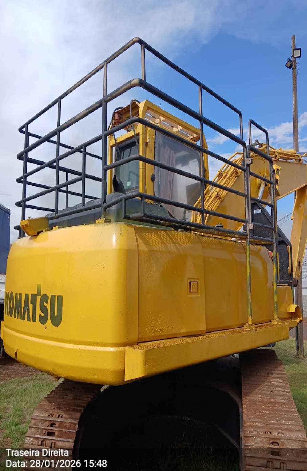 KOMATSU PC 200 LC