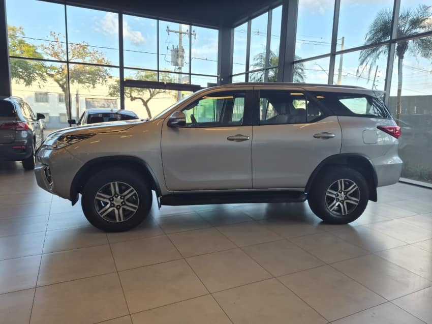 Toyota HILUX SW4 2.7 SR 4X2 16V FLEX 4P AUTOMÁTICO 2016/2017