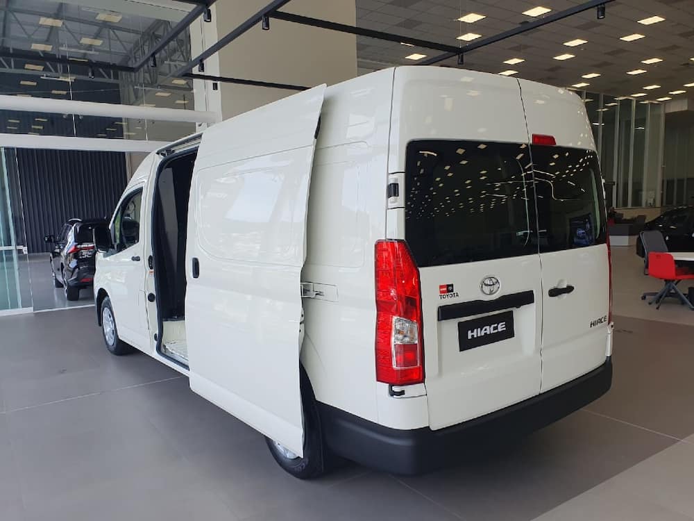 TOYOTA HIACE 2.8 D-4D TURBO DIESEL FURGÃO DX AUTOMÁTICO