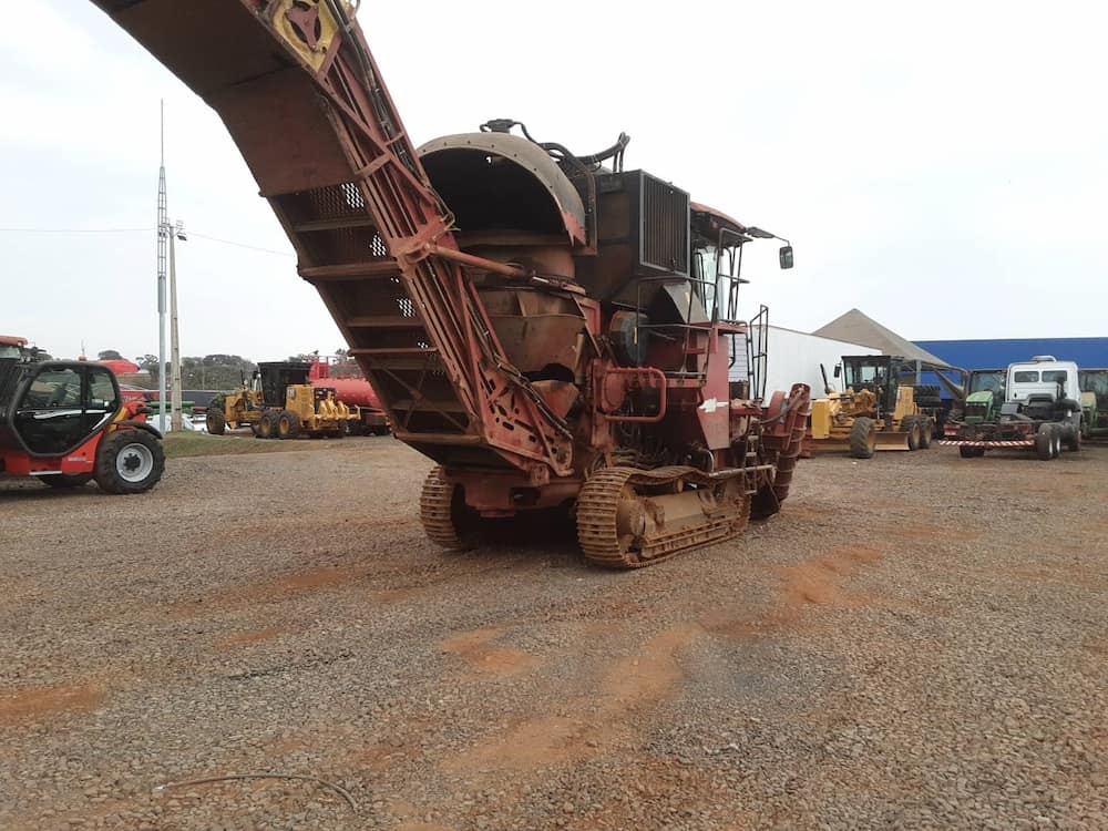 CASE 8810