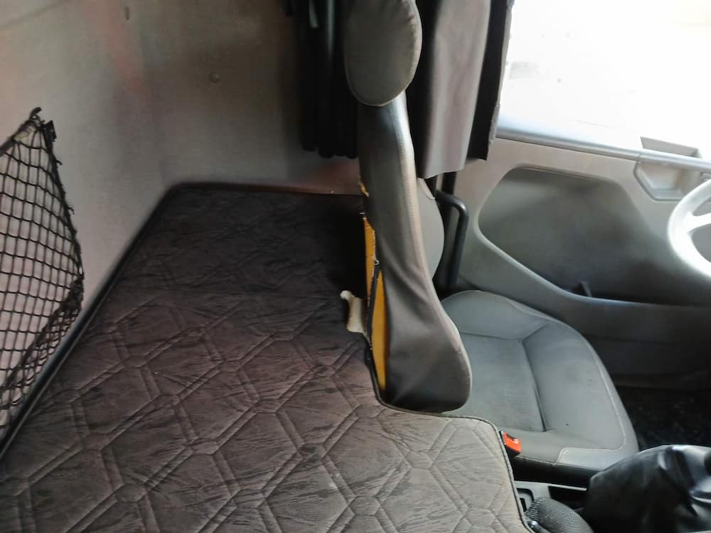 Volkswagen 30-330 Constellation 8x2 2p (diesel)(E5)
