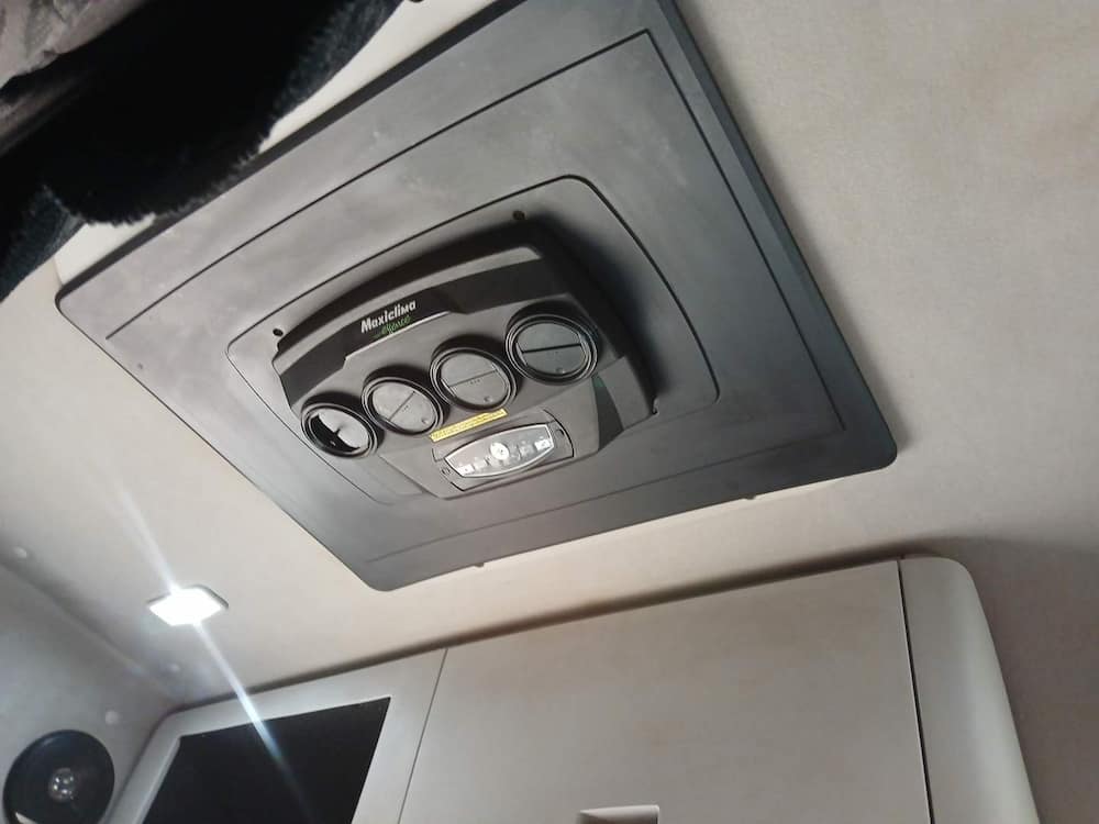 Volkswagen 30-330 Constellation 8x2 2p (diesel)(E5)