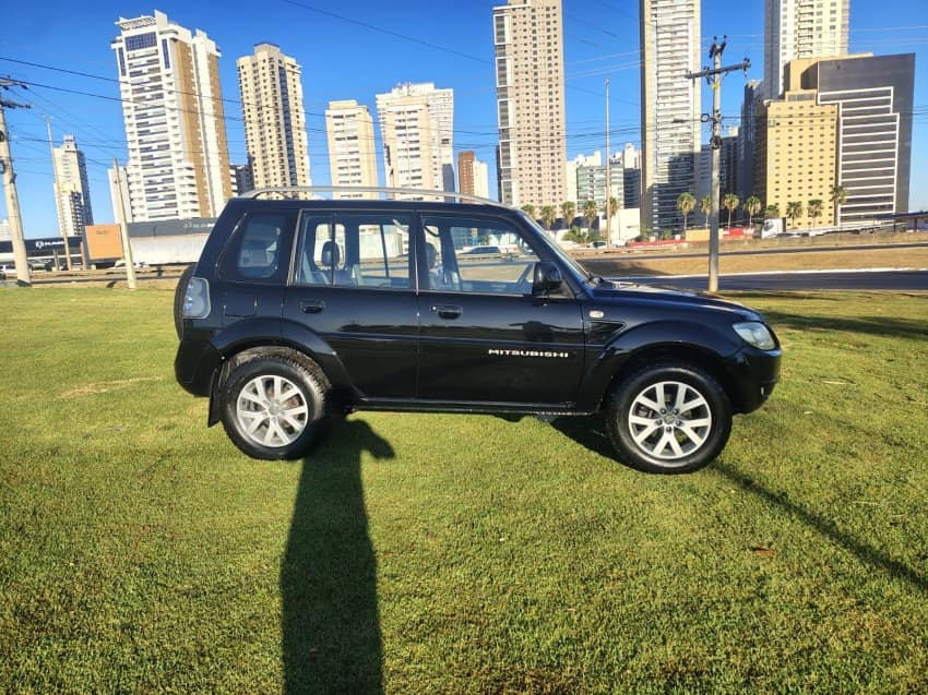 Mitsubishi PAJERO TR4 2.0 4X2 16V 140CV FLEX 4P MANUAL