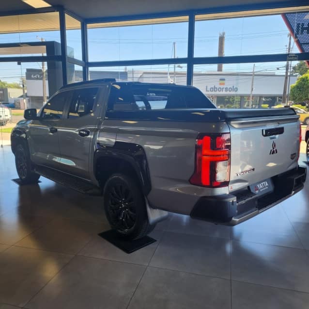 Mitsubishi TRITON 2.4 BITURBO DIESEL CD KATANA 4X4 AUTOMÁTICO 2025/2026