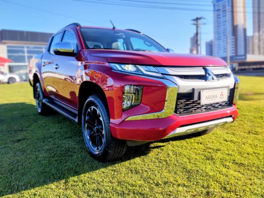 Mitsubishi L200 TRITON 2.4 16V TURBO DIESEL SPORT HPE CD 4P 4X4 AUTOMÁTICO