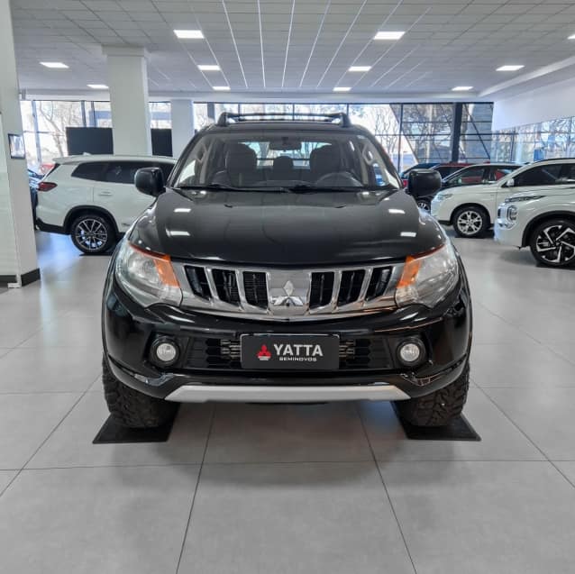 Mitsubishi L200 TRITON 2.4 16V TURBO DIESEL GL CD 4X4 MANUAL 2022/2023