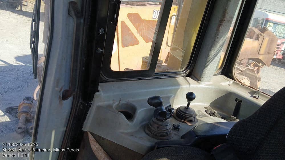 CATERPILLAR TRATOR DE ESTEIRA D6T