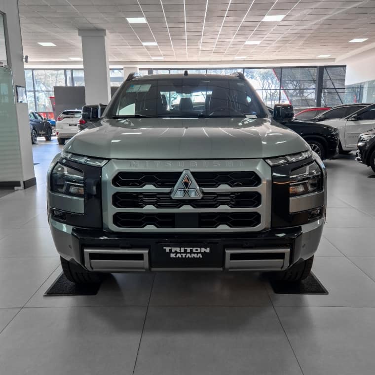 Mitsubishi TRITON 2.4 BITURBO DIESEL CD KATANA 4X4 AUTOMÁTICO 2026/2027