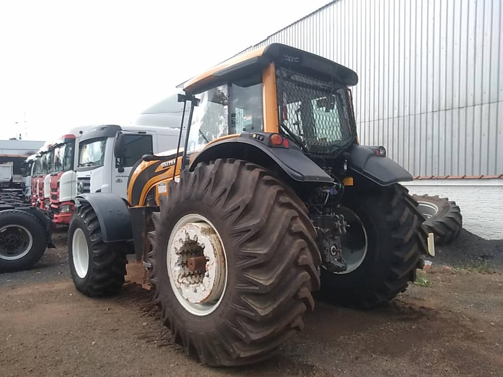 VALTRA BH 224 HiTECH