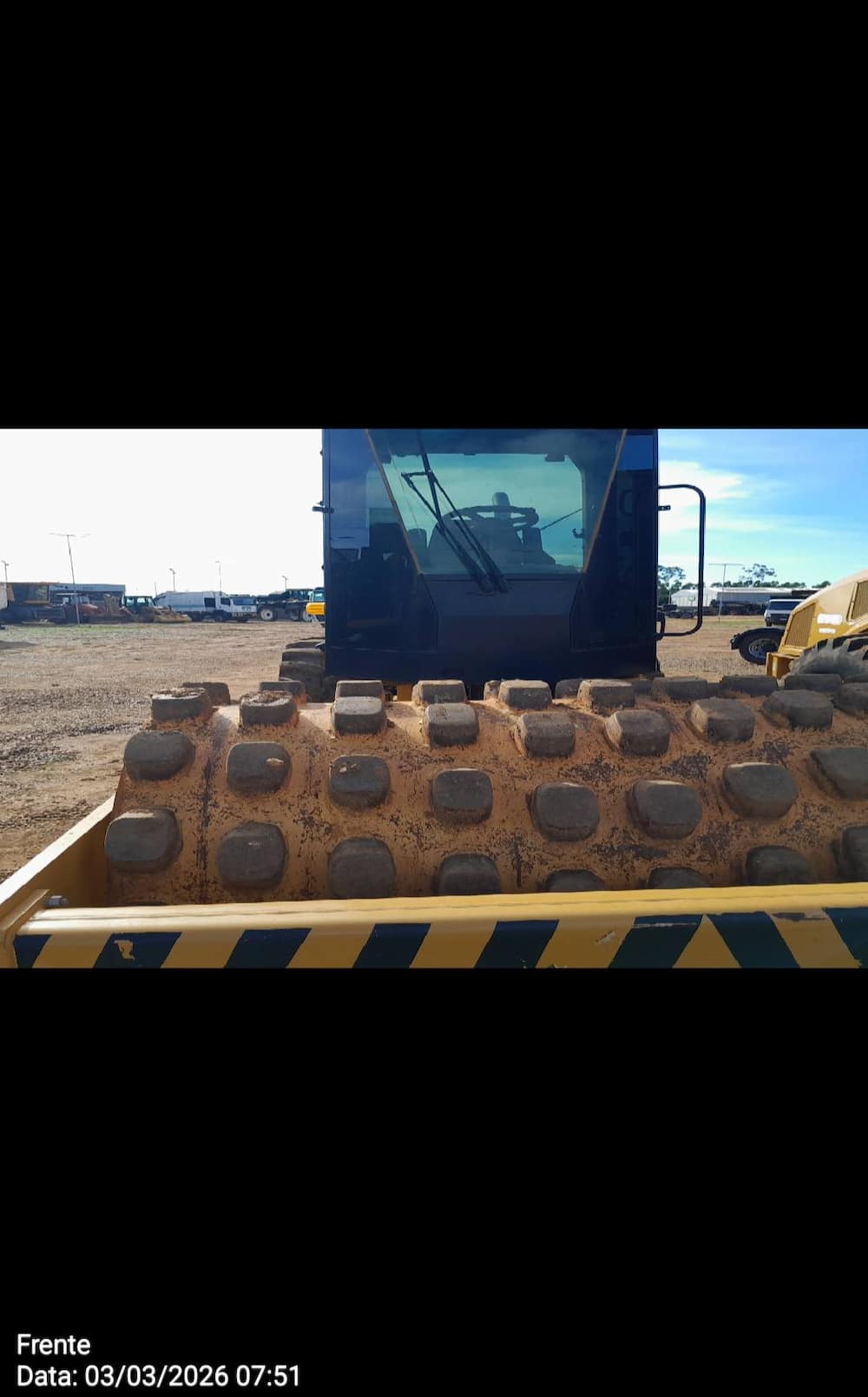 CATERPILLAR COMPACTADOR DE SOLO CSB54B