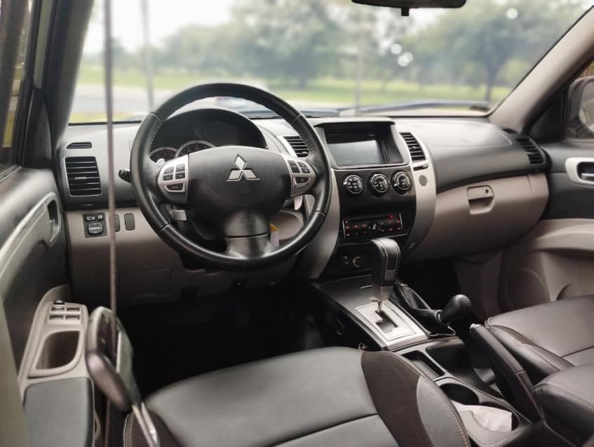 Mitsubishi PAJERO 3.2 HPE 4X4 7 LUGARES 16V TURBO INTERCOOLER DIESEL 4P AUTOMÁTICO 2017/2018