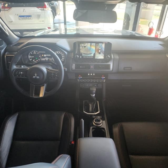 Mitsubishi TRITON 2.4 BITURBO DIESEL CD KATANA 4X4 AUTOMÁTICO 2025/2026