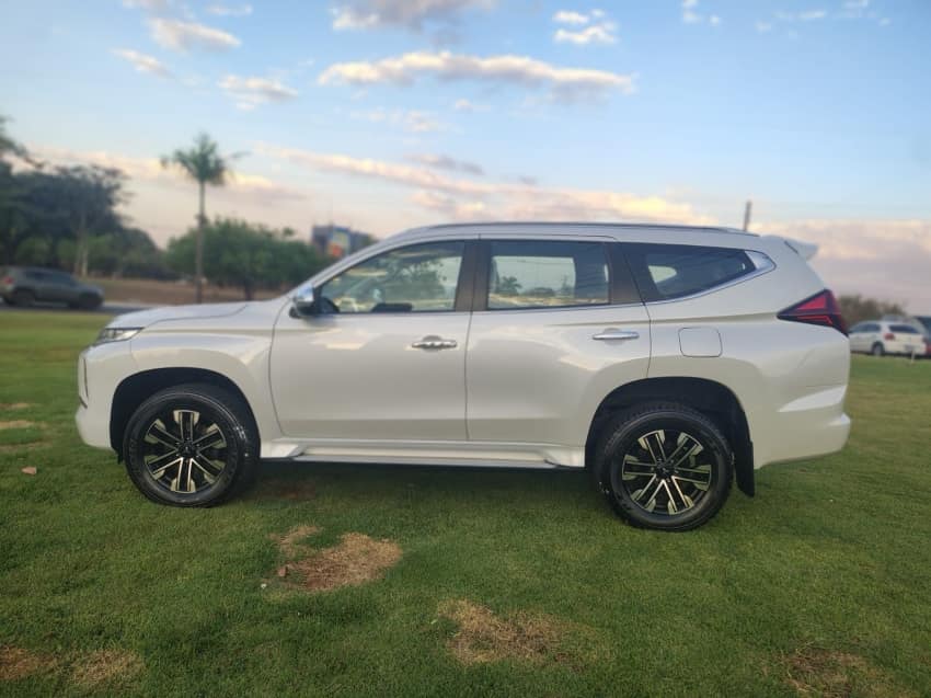 Mitsubishi PAJERO SPORT 2.4 16V MIVEC TURBO DIESEL HPE AWD AUTOMÁTICO 2021/2022