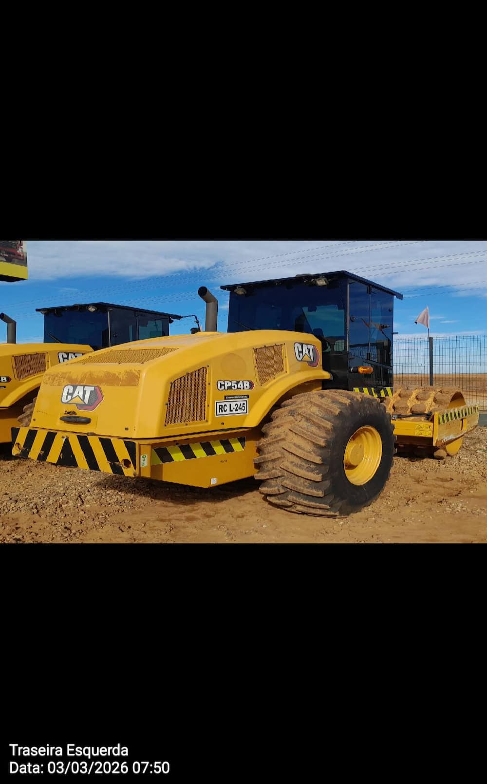 CATERPILLAR COMPACTADOR DE SOLO CSB54B