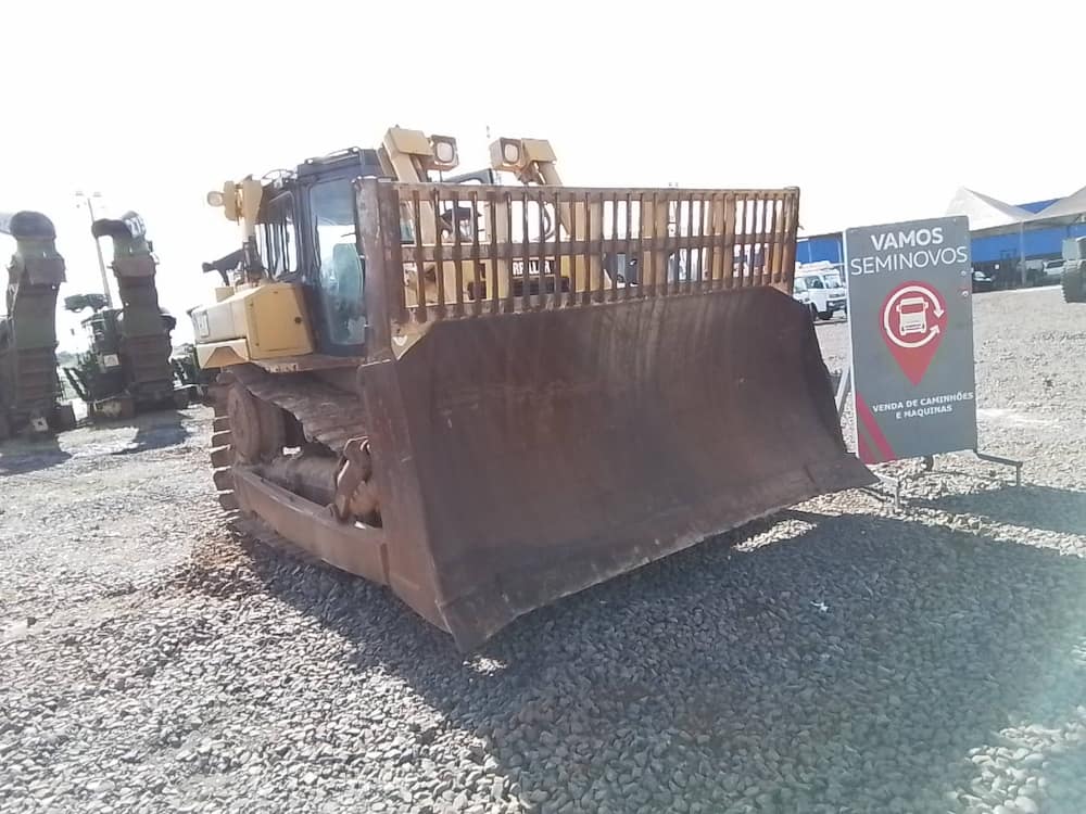 CATERPILLAR D6T XL