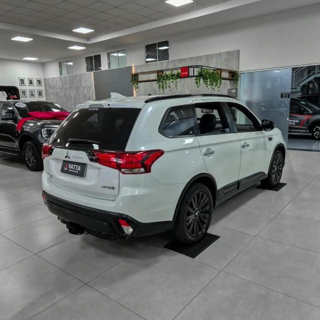 Mitsubishi OUTLANDER 3.0 MIVEC V6 GASOLINA HPE-S BLACK EDITION AWD AUTOMÁTICO 2021/2022
