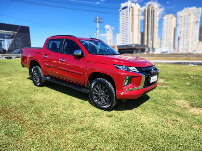 Mitsubishi L200 TRITON 2.4 16V TURBO DIESEL SPORT HPE CD 4P 4X4 AUTOMÁTICO