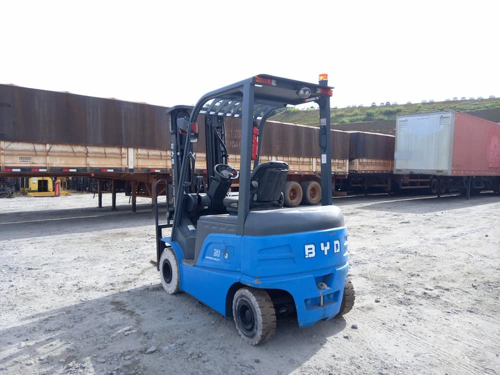 BYD EMPILHADEIRA ELÉTRICA 2 TONELADAS