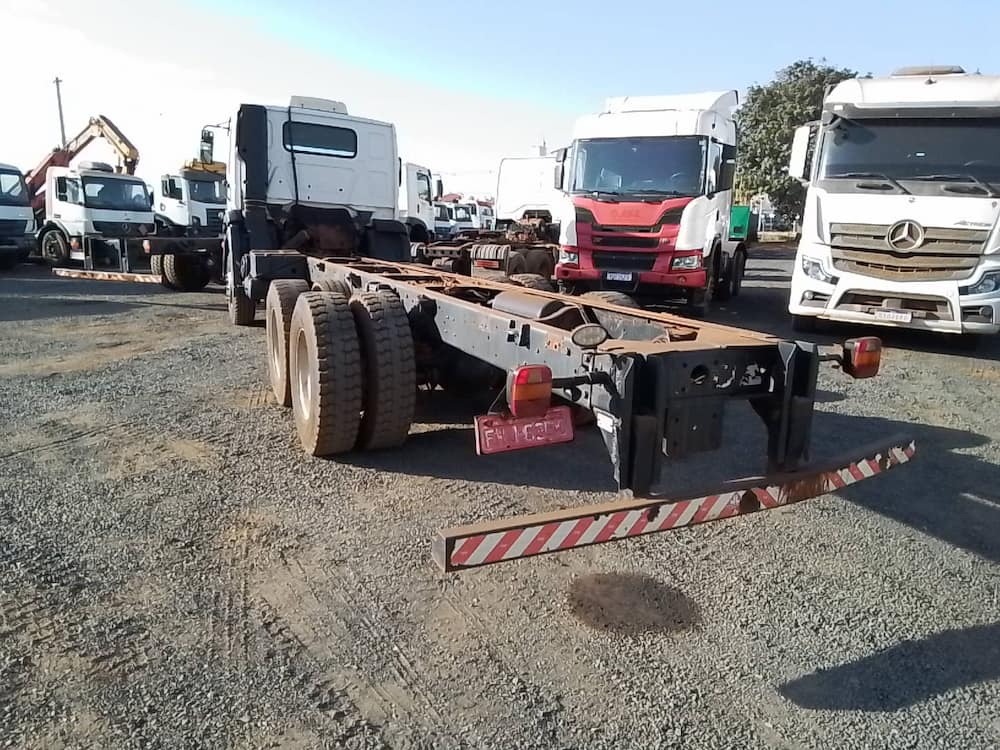 VOLKSWAGEN 26.280 CRM 6X4