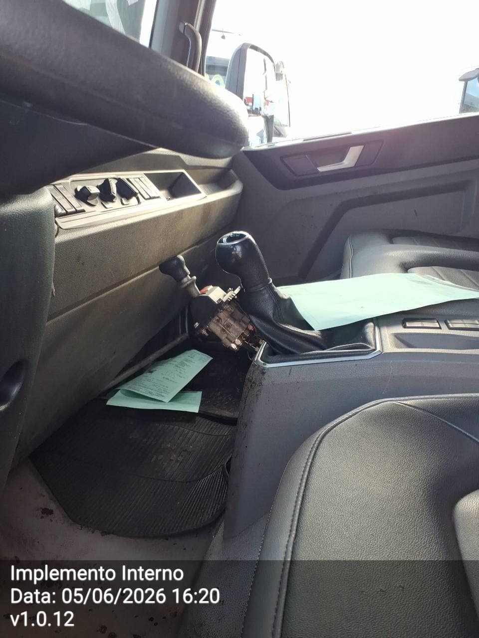 VOLKSWAGEN 11-180 DELIVERY 2P DIESEL E5