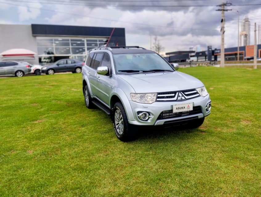 Mitsubishi PAJERO 3.2 HPE 4X4 7 LUGARES 16V TURBO INTERCOOLER DIESEL 4P AUTOMÁTICO