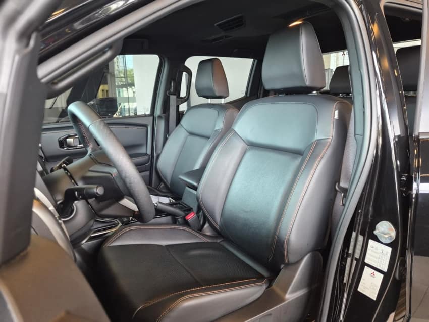 Mitsubishi TRITON 2.4 BITURBO DIESEL CD KATANA 4X4 AUTOMÁTICO 2025/2026