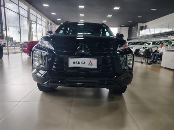 Mitsubishi PAJERO SPORT 2.4 16V MIVEC TURBO DIESEL LEGEND BLACK AWD AUTOMÁTICO 2024/2025