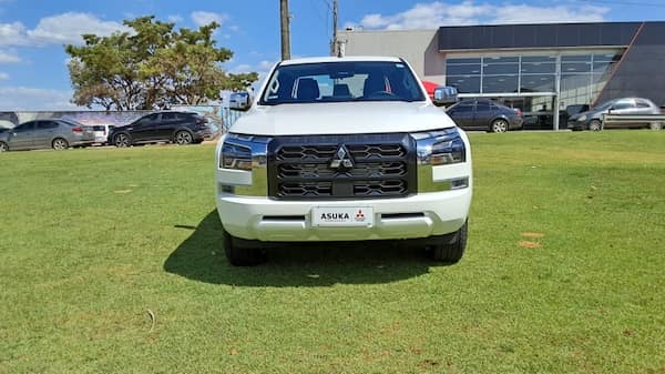Mitsubishi L200 TRITON 2.4 16V TURBO DIESEL SPORT HPE CD 4P 4X4 AUTOMÁTICO