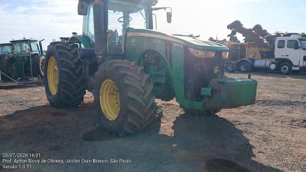 JOHN DEERE 8270R