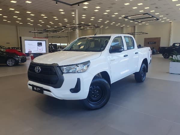 TOYOTA HILUX 2.8 D-4D TURBO DIESEL CD POWER PACK 4X4 MANUAL