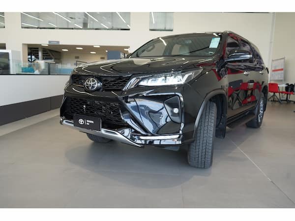 TOYOTA HILUX SW4 2.8 D-4D TURBO DIESEL DIAMOND 7L 4X4 AUTOMÁTICO