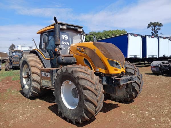VALTRA BH 224 HiTECH