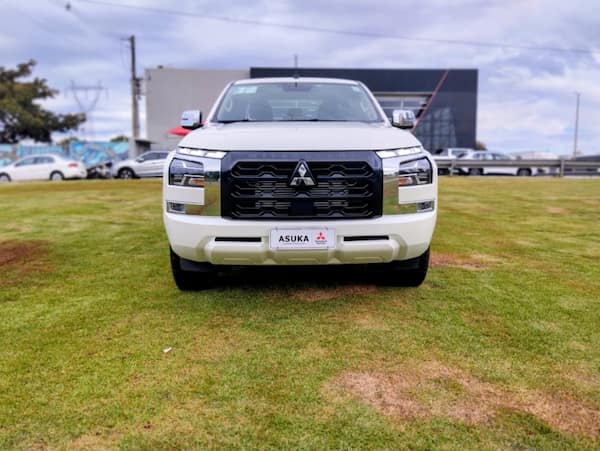 Mitsubishi TRITON 2.4 BITURBO DIESEL CD HPE 4X4 AUTOMÁTICO