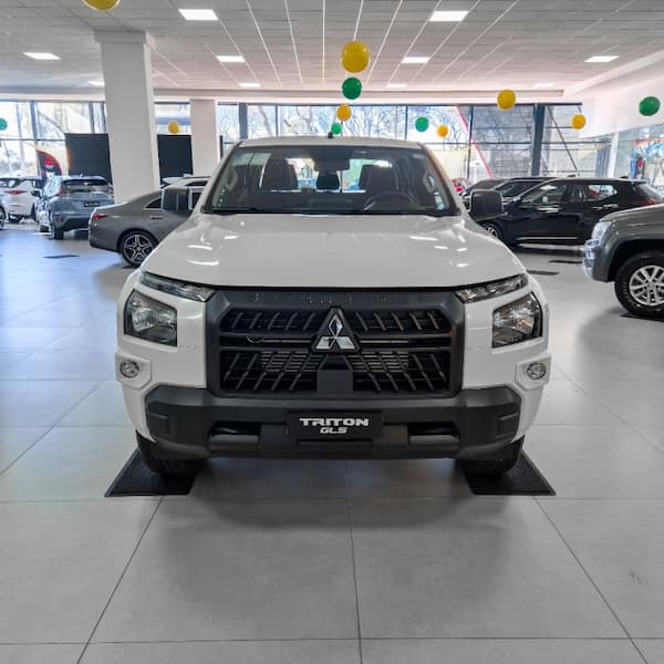Mitsubishi TRITON 2.4 BITURBO DIESEL CD GLS 4X4 AUTOMÁTICO 2026/2027