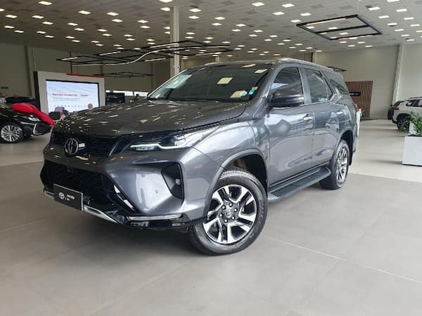 TOYOTA HILUX SW4 2.8 D-4D TURBO DIESEL SRX 4X4 AUTOMÁTICO
