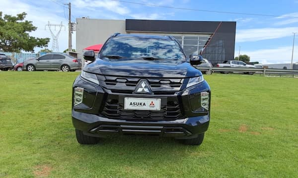 Mitsubishi PAJERO SPORT 2.4 16V MIVEC TURBO DIESEL LEGEND BLACK AWD AUTOMÁTICO 2024/2025