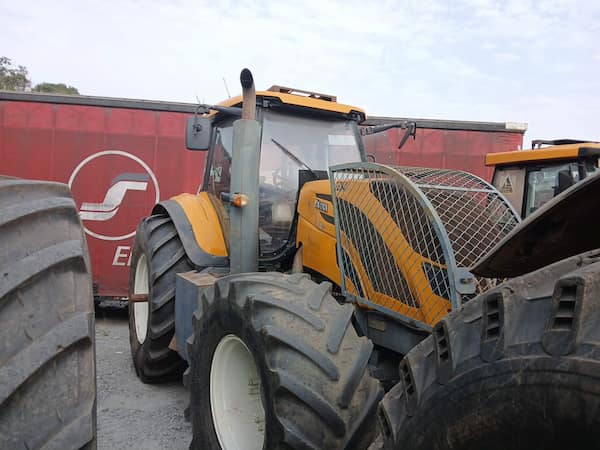 VALTRA TRATOR T230
