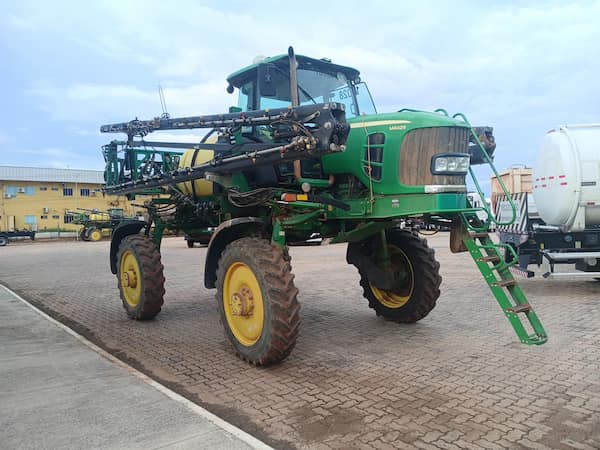 JOHN DEERE M4025