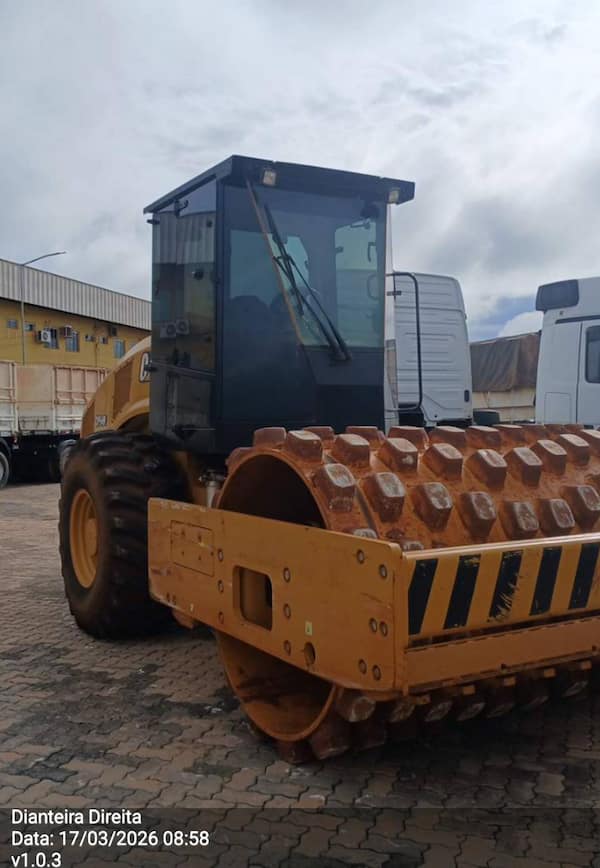 CATERPILLAR COMPACTADOR DE SOLO CSB54B