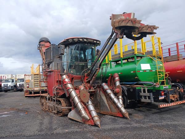 CASE 8810