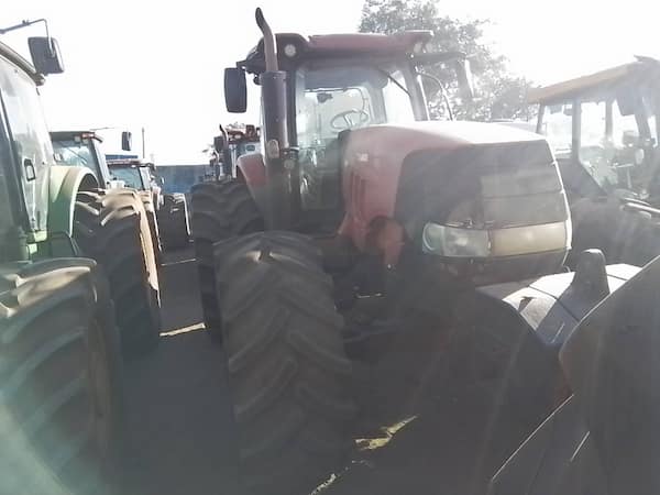 CASE PUMA 215