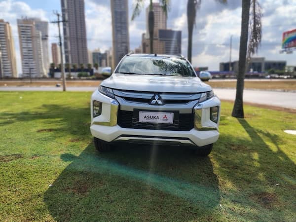 Mitsubishi L200 TRITON 2.4 16V TURBO DIESEL SPORT HPE CD 4P 4X4 AUTOMÁTICO
