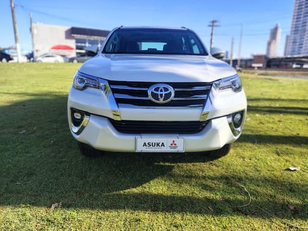 Toyota HILUX SW4 2.8 SRX 4X4 7 LUGARES 16V TURBO INTERCOOLER DIESEL 4P AUTOMÁTICO