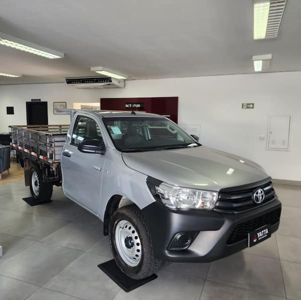 Toyota HILUX 2.8 D-4D TURBO DIESEL CS 4X4 MANUAL 2024/2025